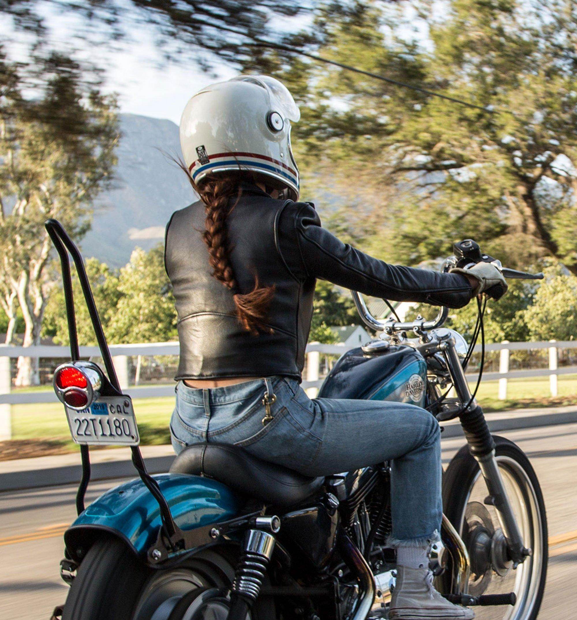 INR x Understated Leather Women's Cropped Leather Jacket - Image 4